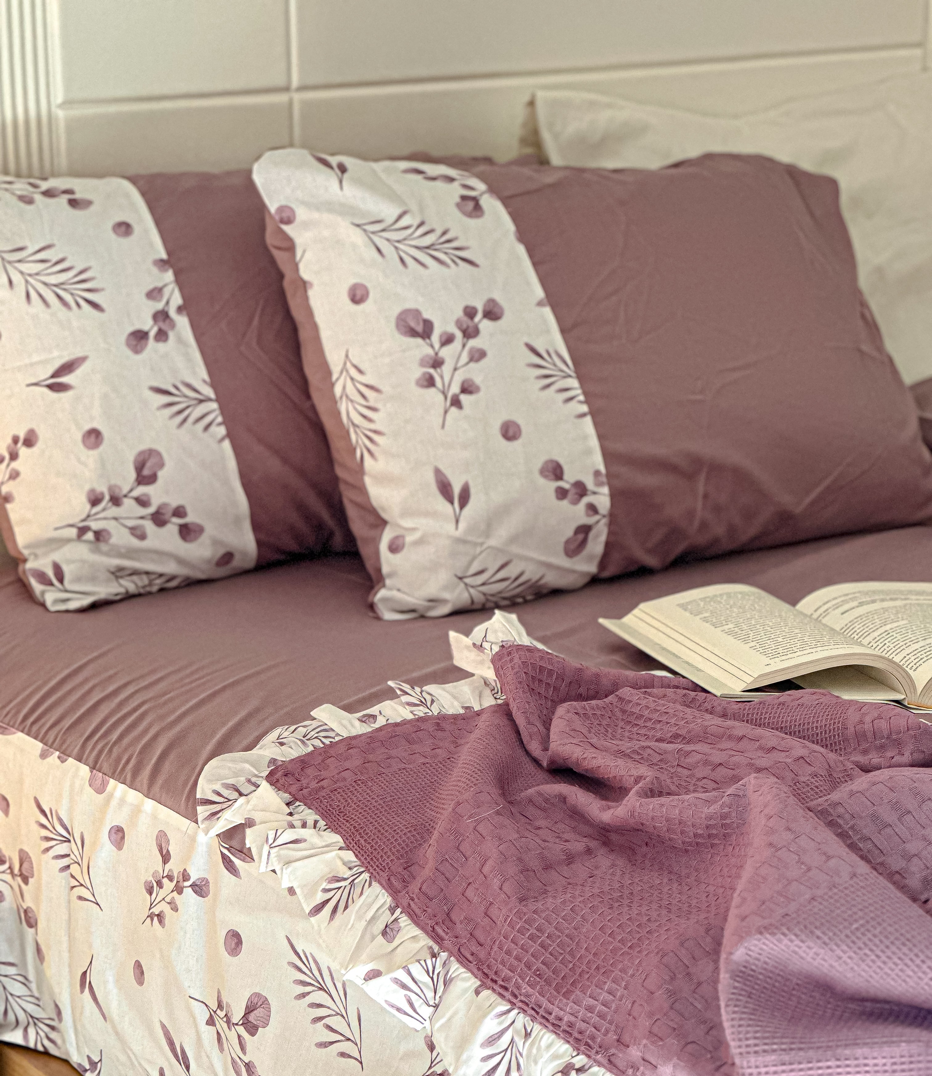 Cornice Charm