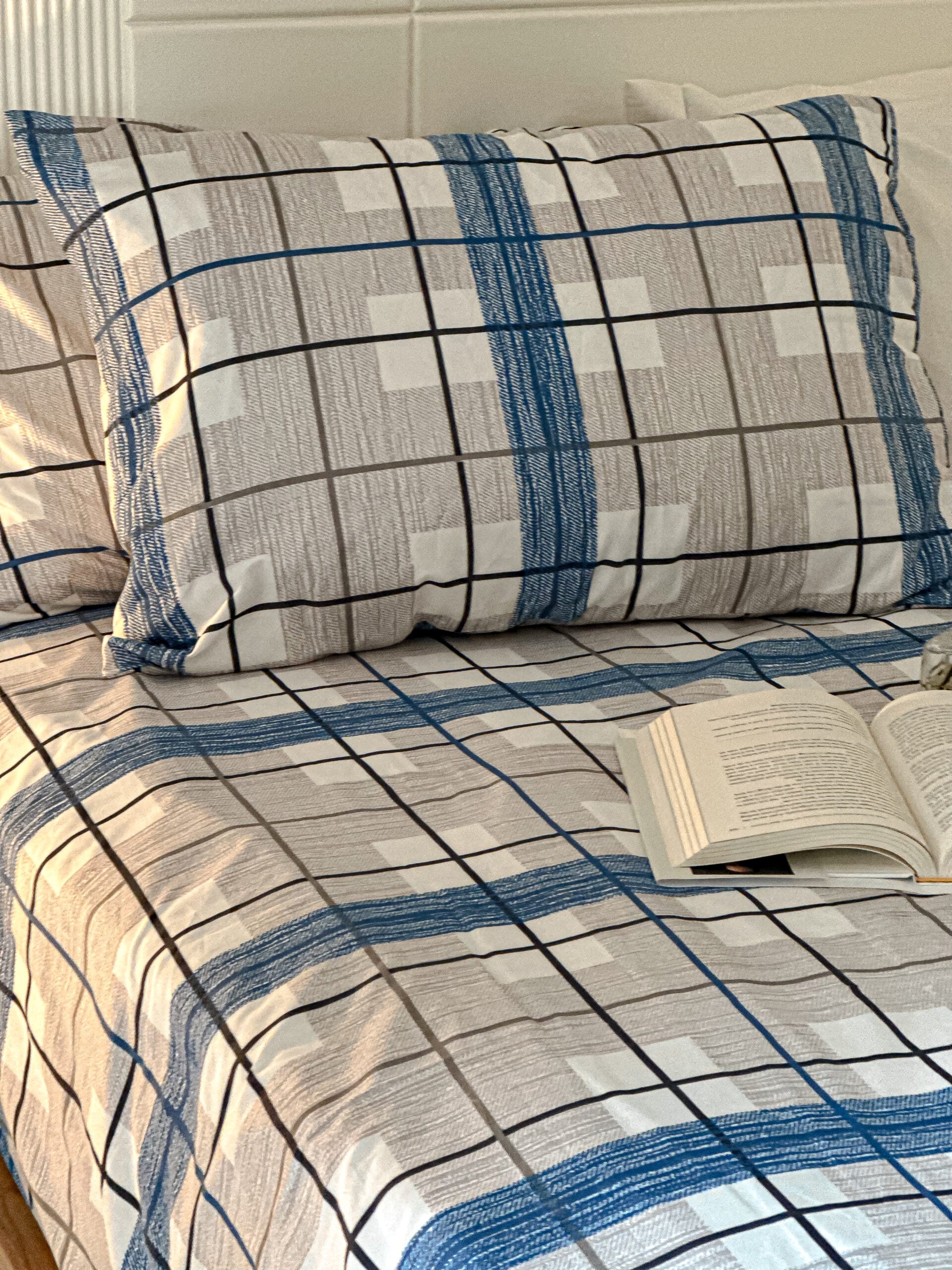 Windowpane plaid